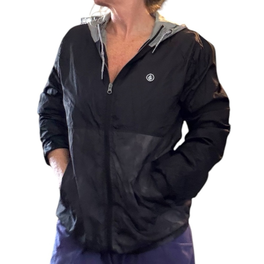 Like new Black Hooded Jacket Volcom Windbreaker